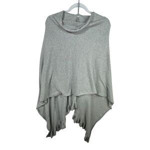Woolworths Elegant Gray Knit Poncho Ruffle Trim Versatile Wrap Shawl‎ Lagenlook